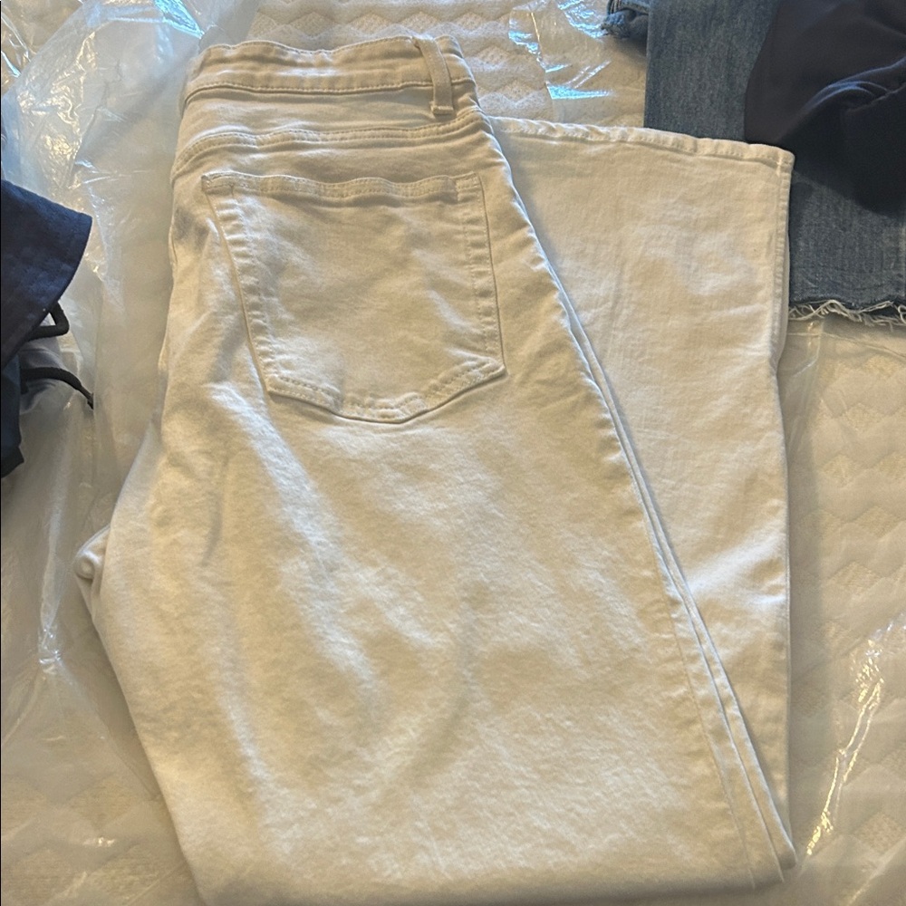 H&M Women's Straight Leg Jeans in Cream